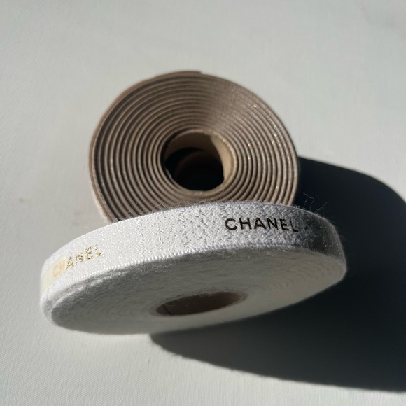 Chanel White Fuzzy Sweater Ribbon Roll - Picture 4 of 8